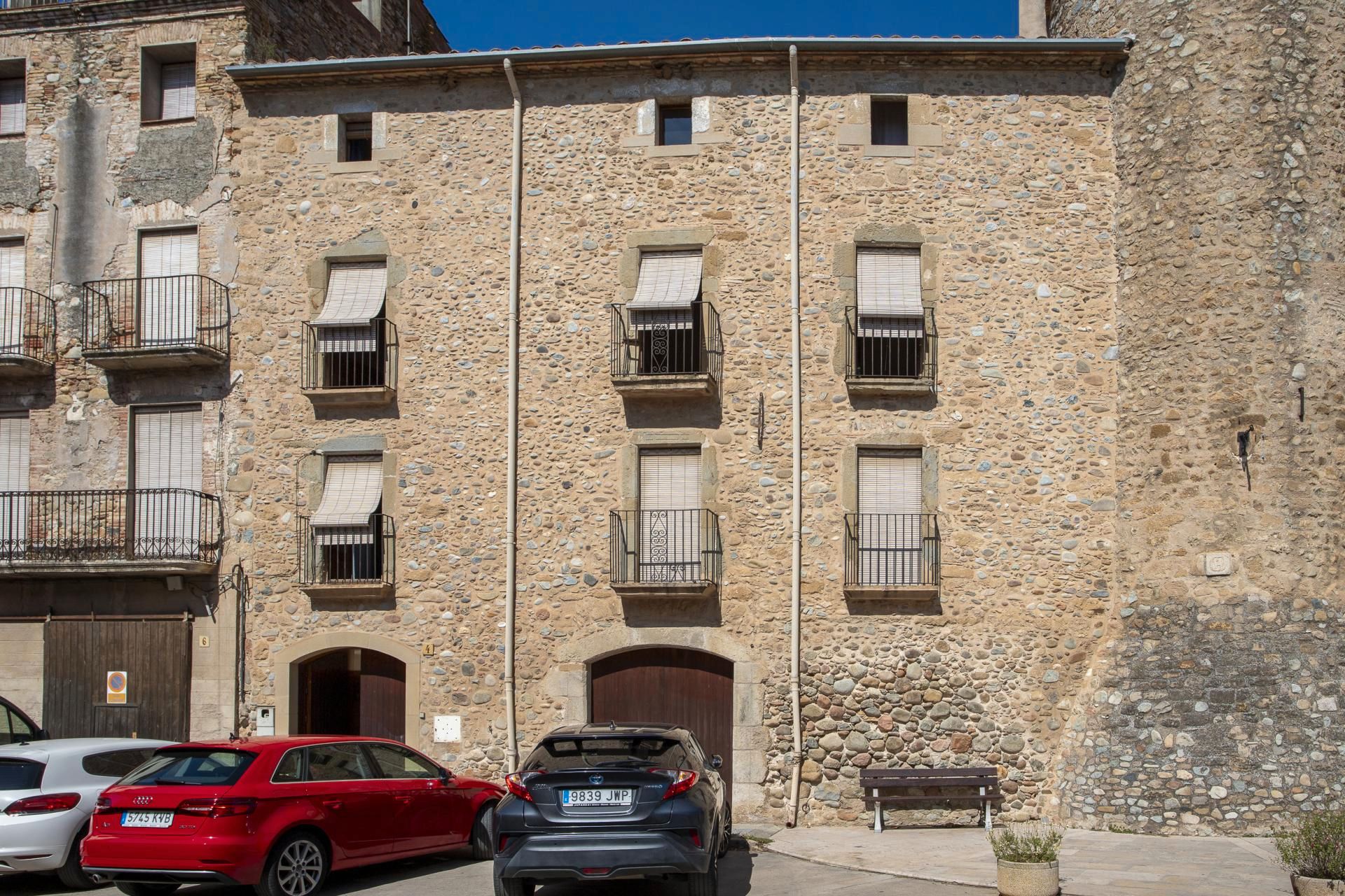 Vista exterior de Casa adosada en venda en Cervià de Ter amb Balcó