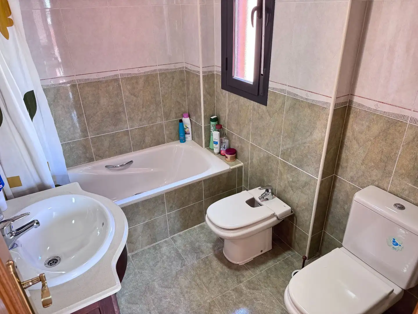 Baño de Casa o chalet en venta en Roquetas de Mar con Aire acondicionado, Jardín privado y Terraza