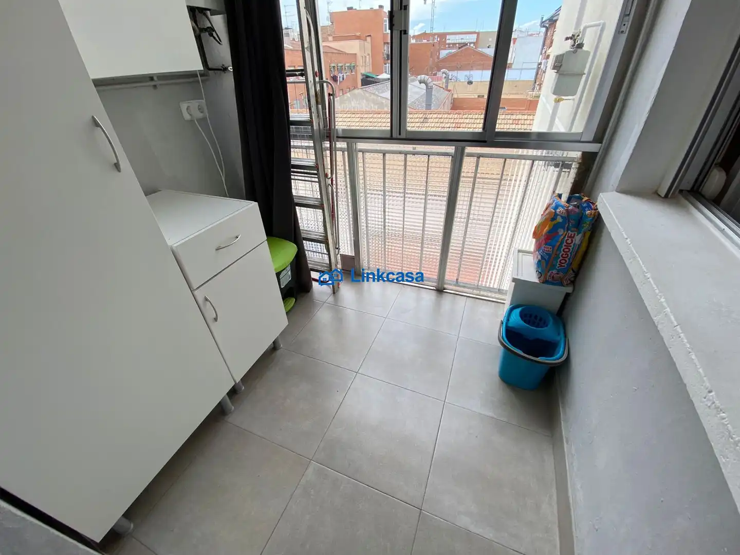 Balcony of Flat for sale in Madrid  with Air Conditioner, Heating and Terrace