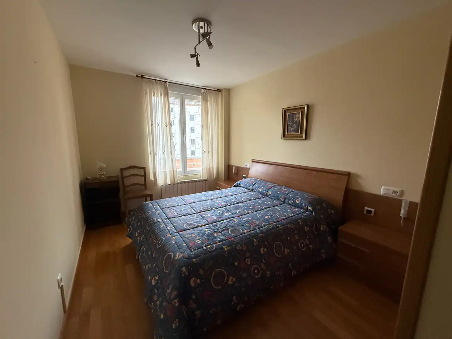 Habitación de Piso en venta en León Capital  con Calefacción, Parquet y Trastero