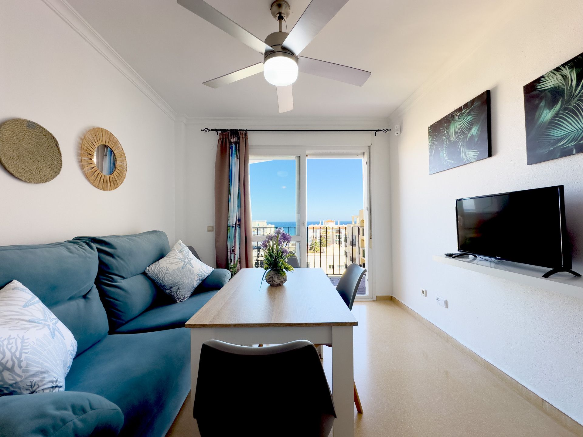 Dormitori de Apartament en venda en Manilva amb Aire condicionat, Terrassa i Piscina