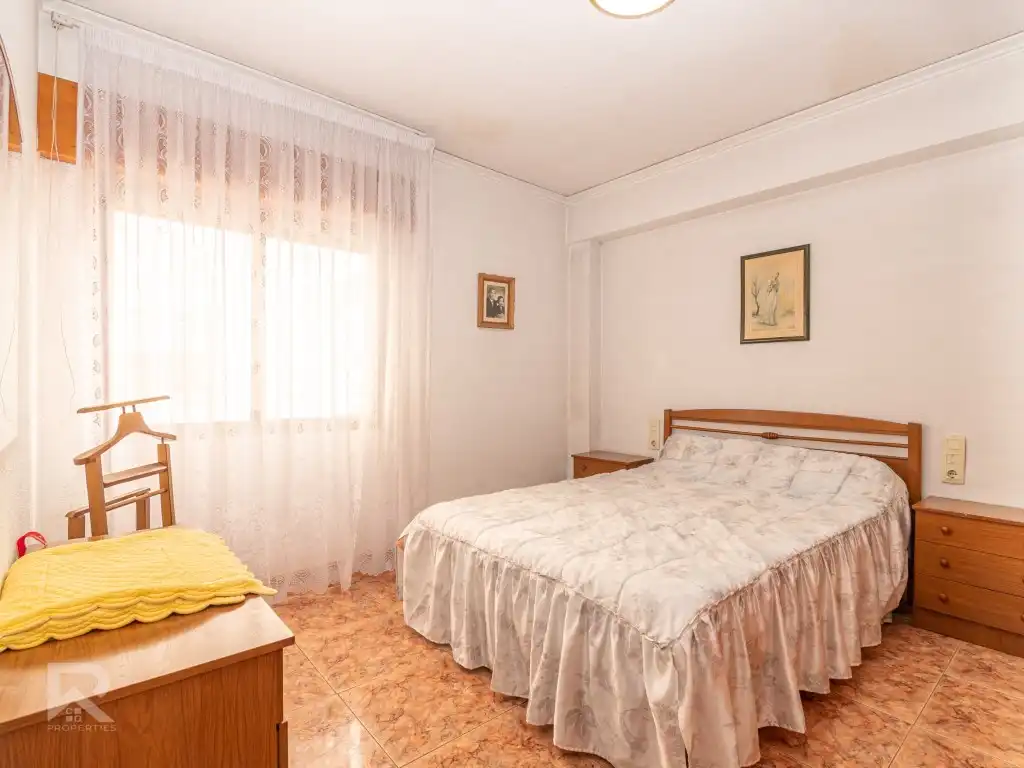 Bedroom of Flat for sale in Gandia