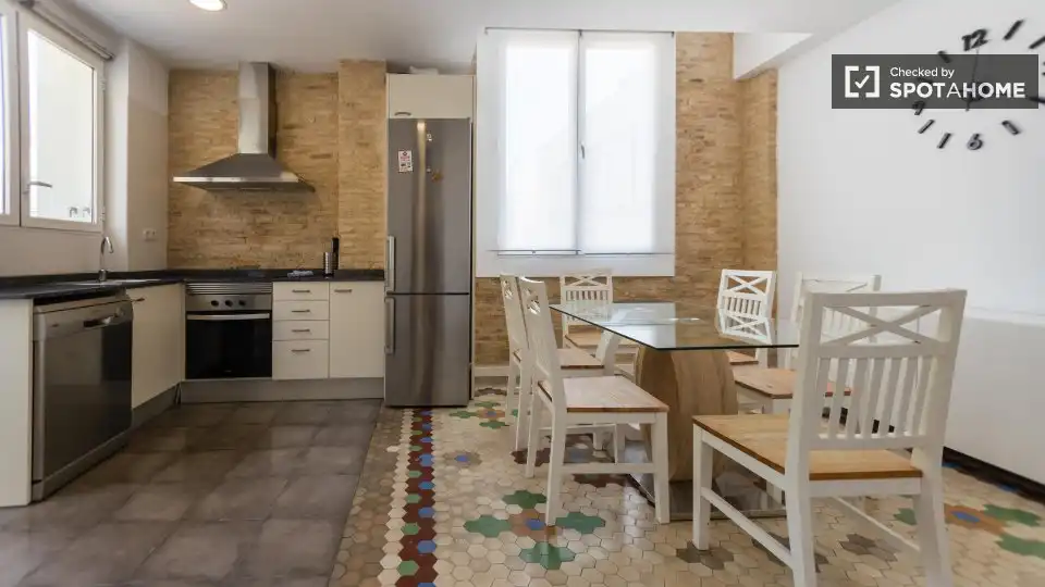 Appartamento con terrazza in affitto a Ciutat Vella, imagen 15