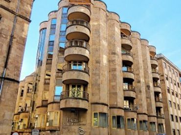 Pis amb balcó en venda a Centro