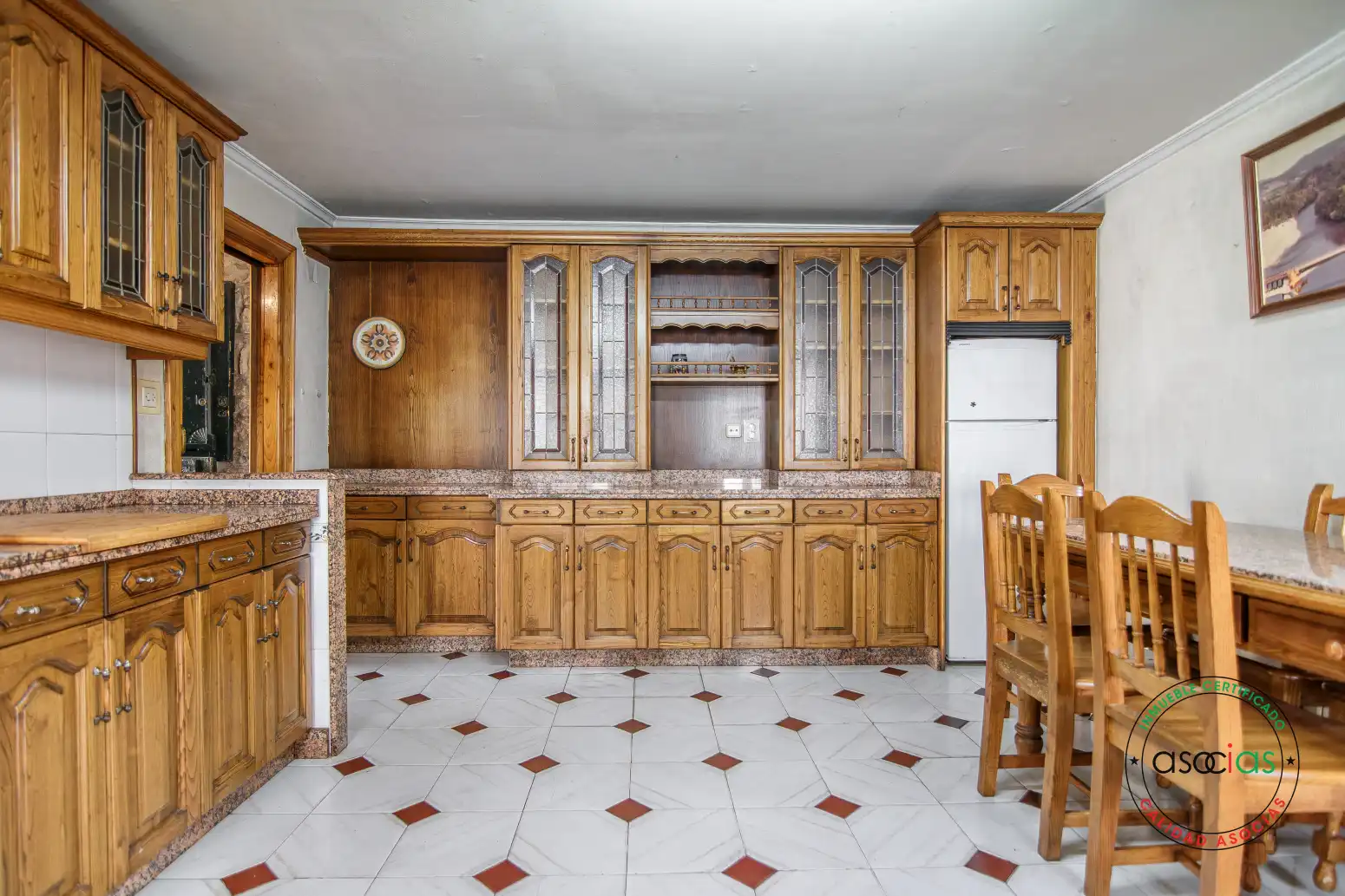 Cocina de Casa o chalet en venta en Las Regueras   con Calefacción y Jardín privado
