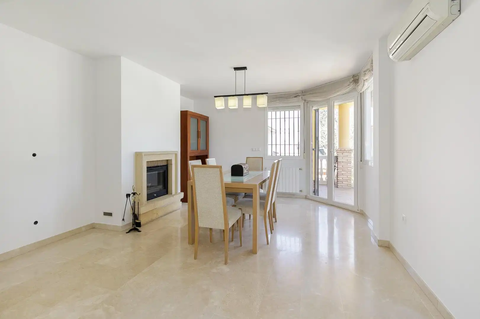 Comedor de Casa o chalet en venta en La Zubia con Calefacción, Jardín privado y Terraza