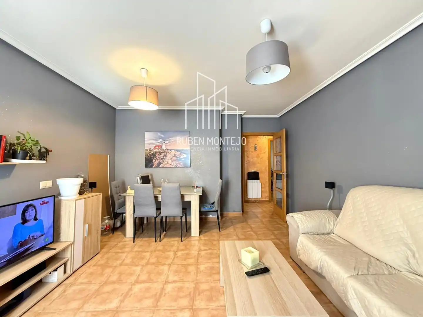 Sala de estar de Piso en venta en Castellanos de Moriscos con Calefacción, Horno y Lavadora