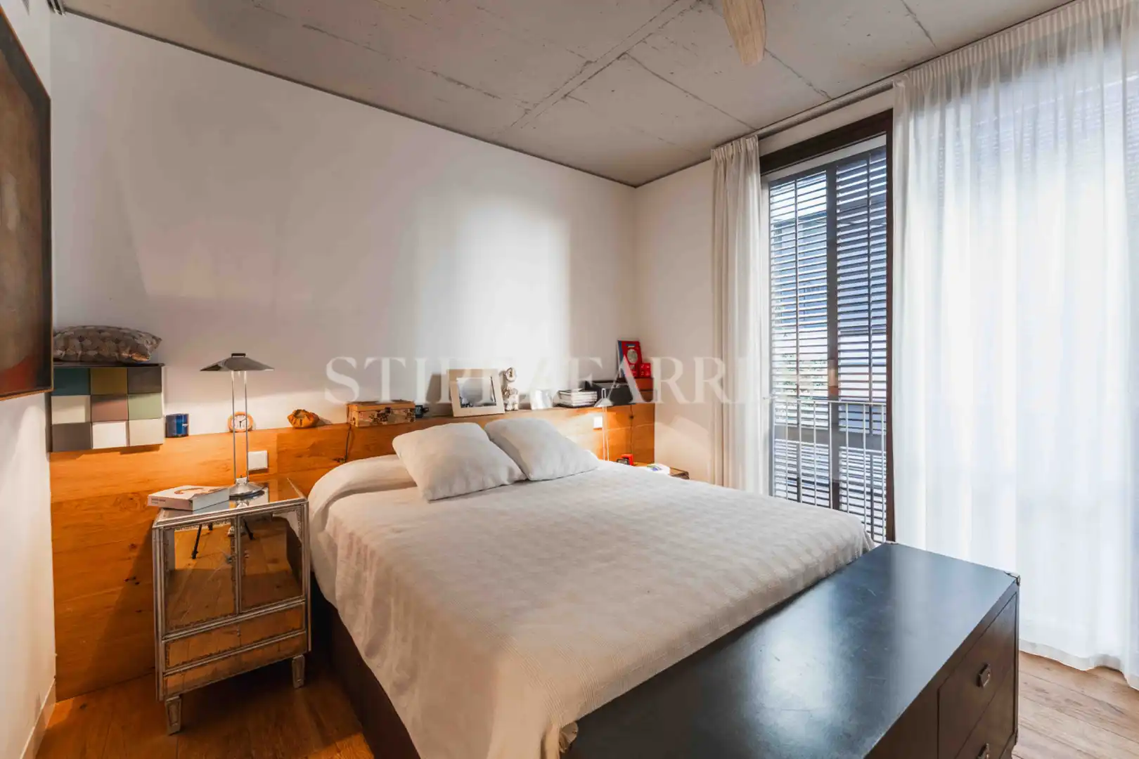 Habitación de Casa adosada en venta en Barcelona con Aire acondicionado, Calefacción y Jardín privado