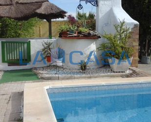 Piscina de Casa o xalet en venda en Villamanrique de la Condesa amb Terrassa i Traster