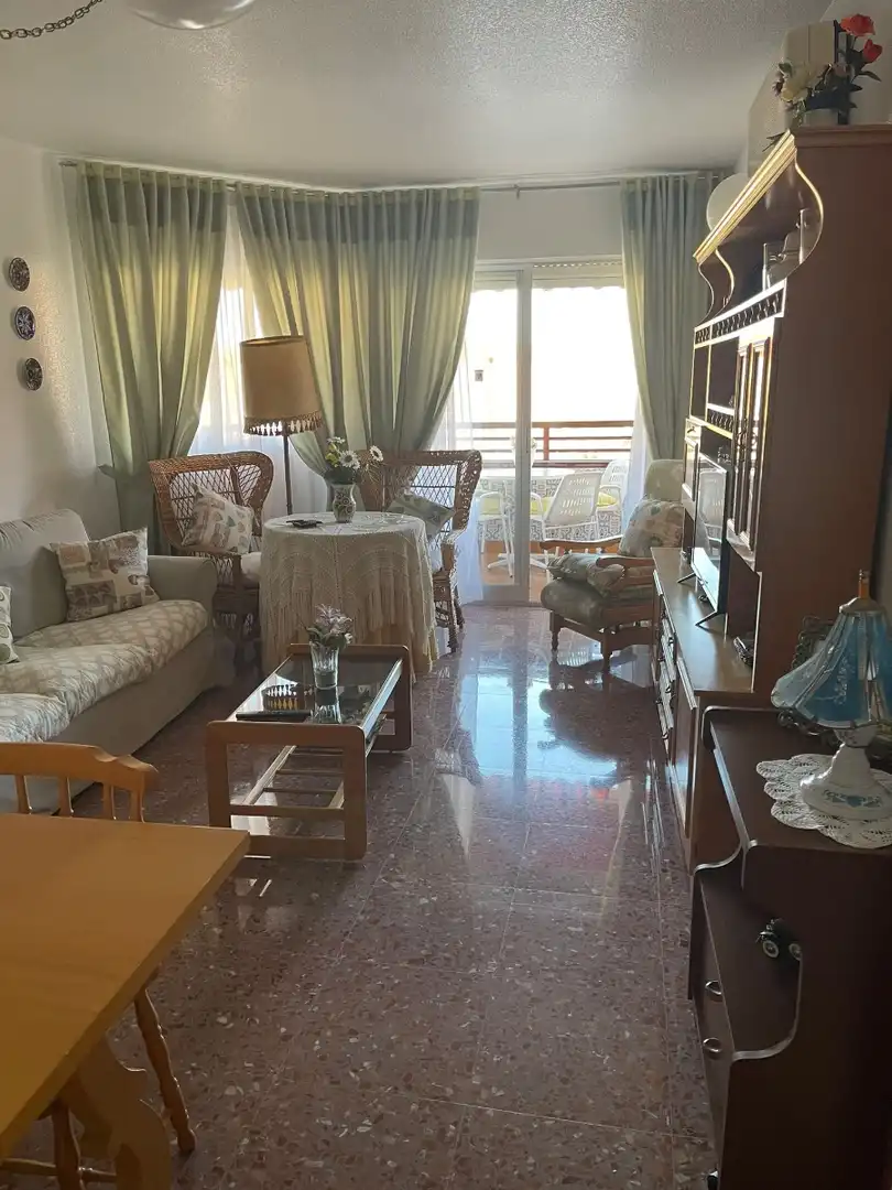 Sala d'estar de Apartament de lloguer en Mazarrón amb Aire condicionat, Calefacció i Moblat
