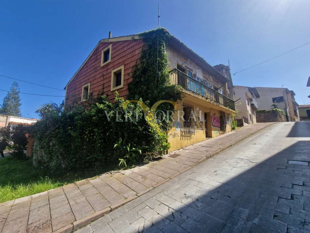 Vista exterior de Edifici en venda en Llanes