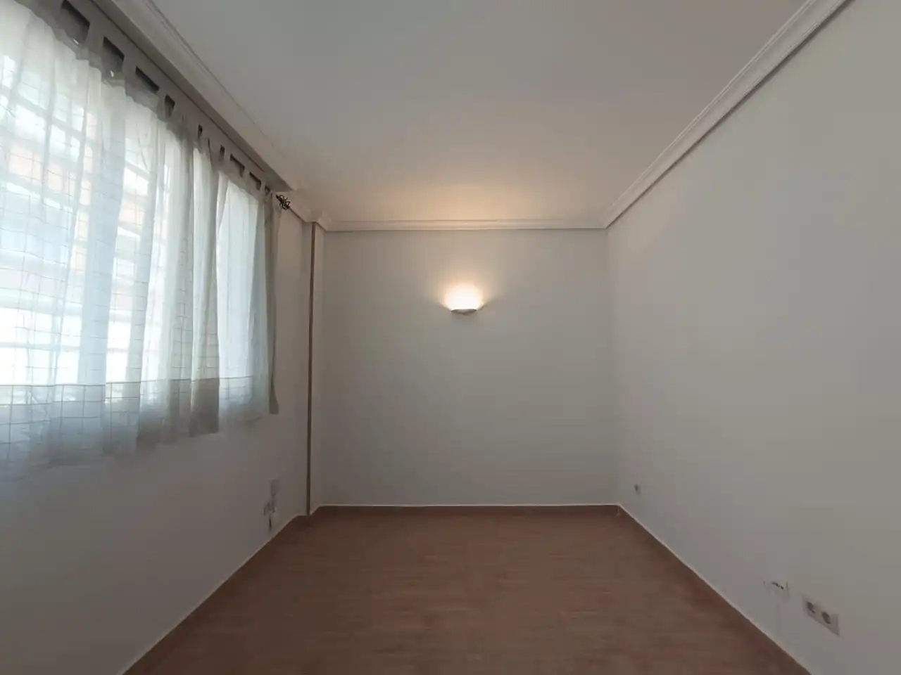 Dormitori de Apartament de lloguer en Madrid amb Aire condicionat, Calefacció i Es permeten mascotes