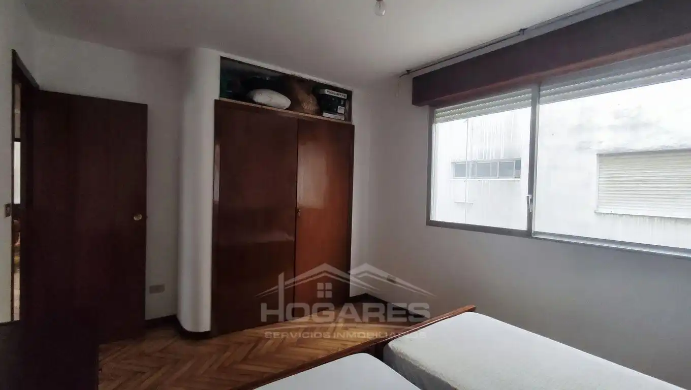 Habitación de Piso en venta en Vigo  con Parquet, Trastero y Balcón