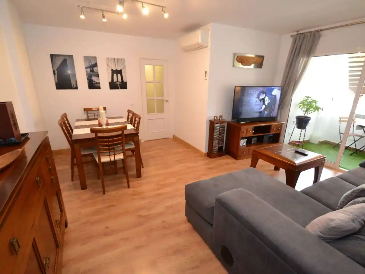Sala de estar de Piso en venta en Torremolinos con Aire acondicionado, Piscina y Balcón