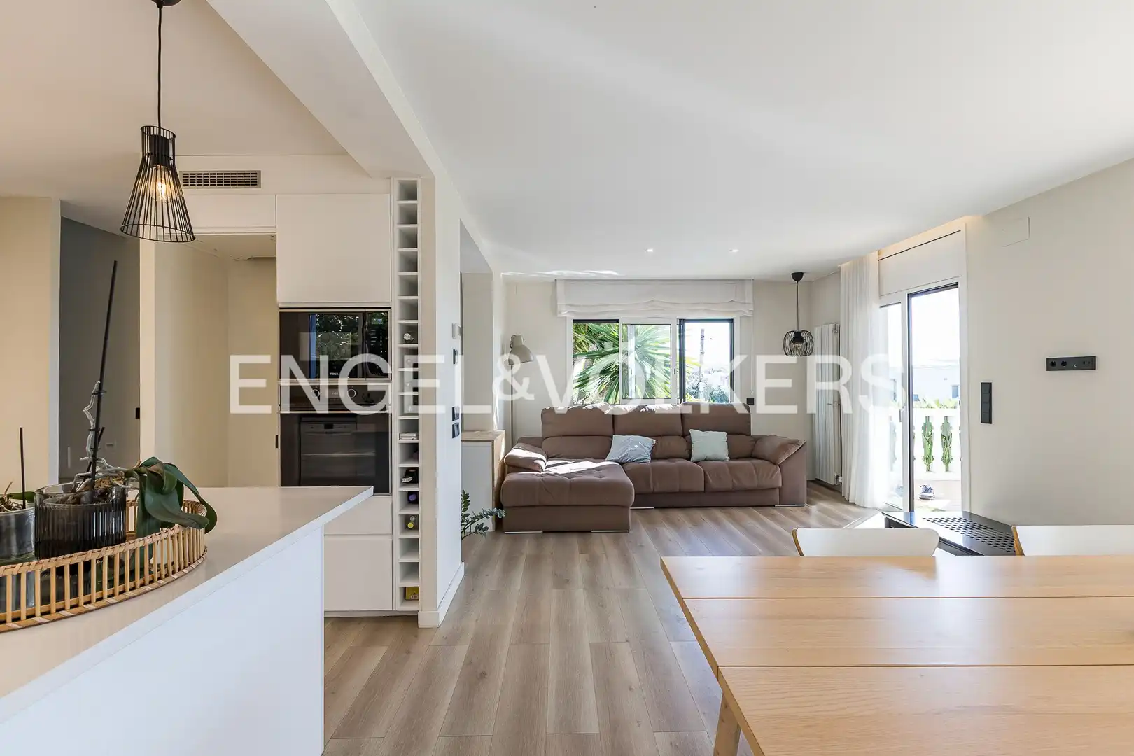 Living room of Houses for sale in El Vendrell  with Heating, Private garden and Parquet flooring
