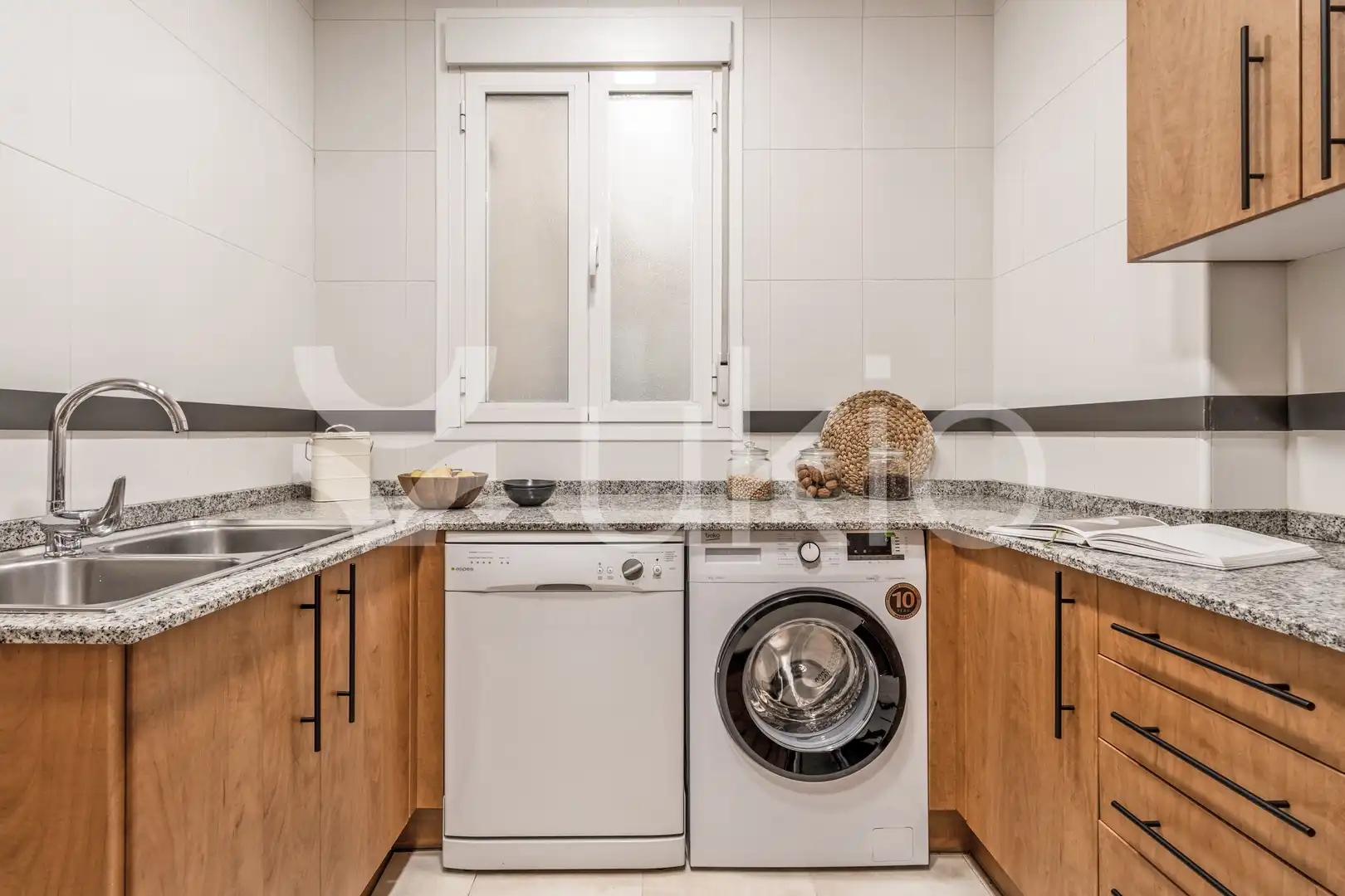 Cocina de Apartamento de alquiler en Madrid con Aire acondicionado, Calefacción y Amueblado