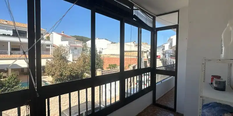 Vista exterior de Casa adosada en venda en Villanueva del Trabuco amb Aire condicionat, Terrassa i Traster