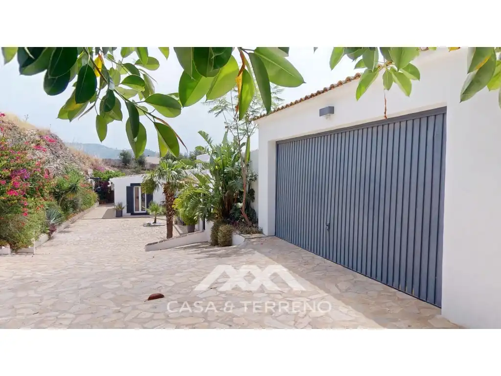 Vista exterior de Casa o chalet en venta en Algarrobo con Aire acondicionado, Calefacción y Jardín privado
