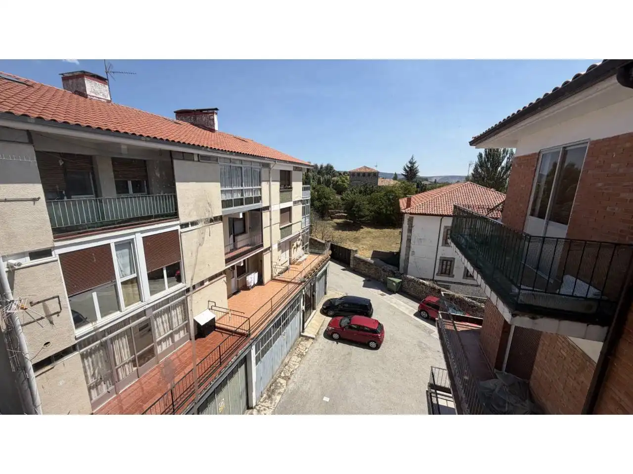 Vista exterior de Piso en venta en Espinosa de los Monteros con Calefacción, Terraza y Amueblado
