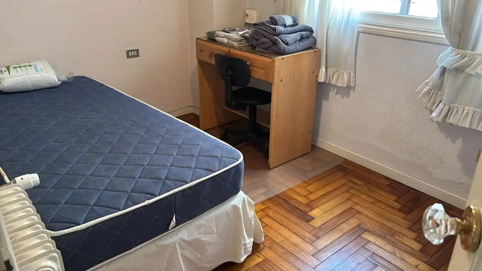 Habitación de Piso de alquiler en Vigo  con Calefacción, Parquet y Terraza