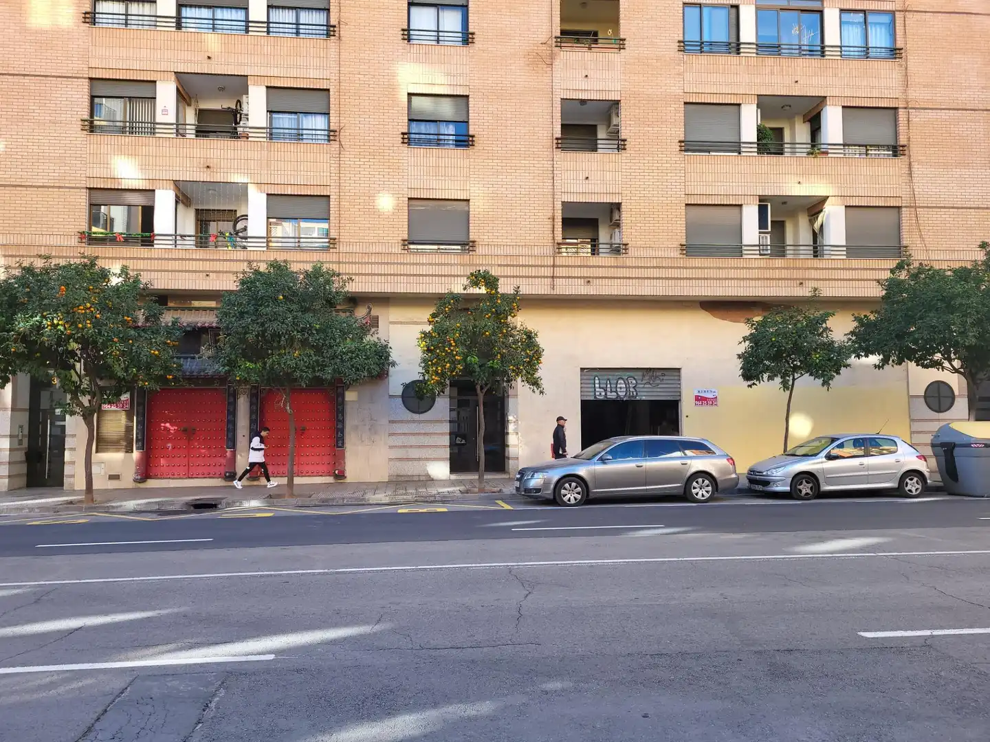 Business premises to rent in Avenida HERMANOS BOU