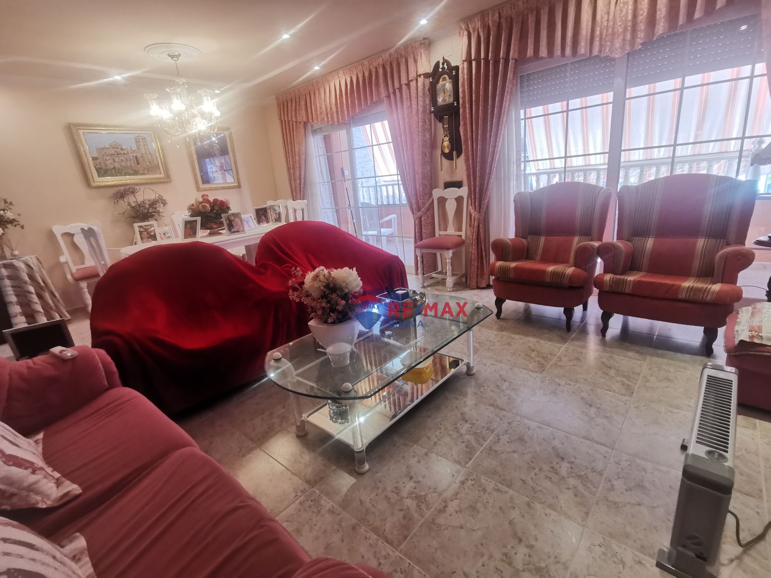 Sala d'estar de Casa adosada en venda en Pineda de Mar amb Aire condicionat, Calefacció i Terrassa
