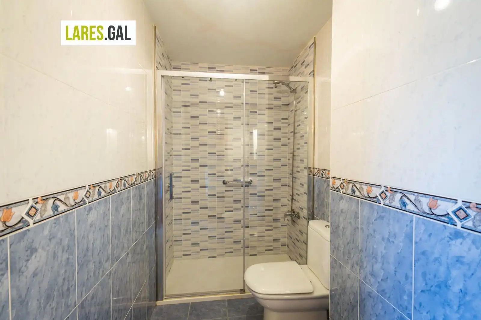 Baño de Apartamento en venta en Moaña con Calefacción, Trastero y Amueblado