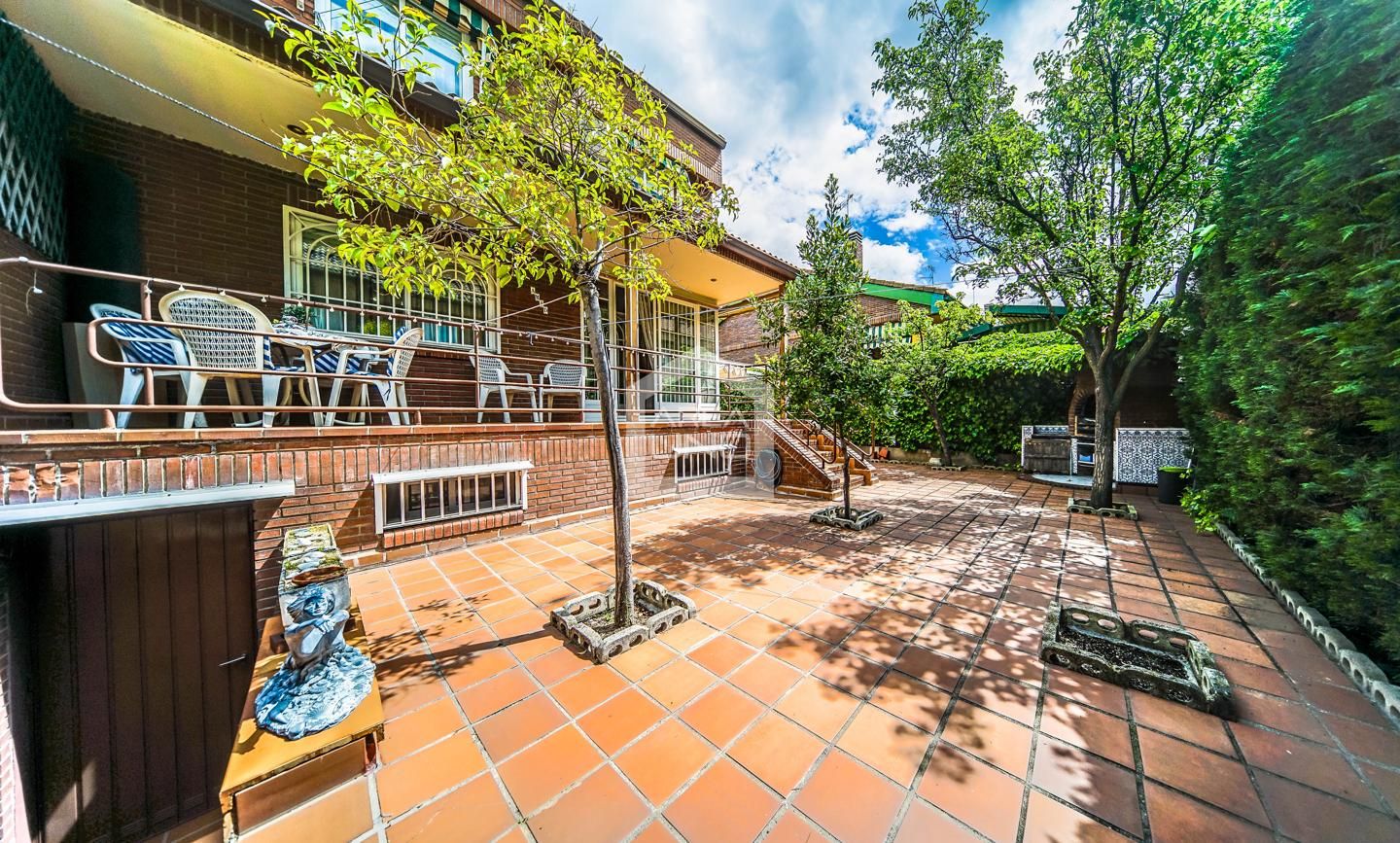 Terrassa de Casa adosada en venda en Alcorcón amb Aire condicionat, Calefacció i Parquet
