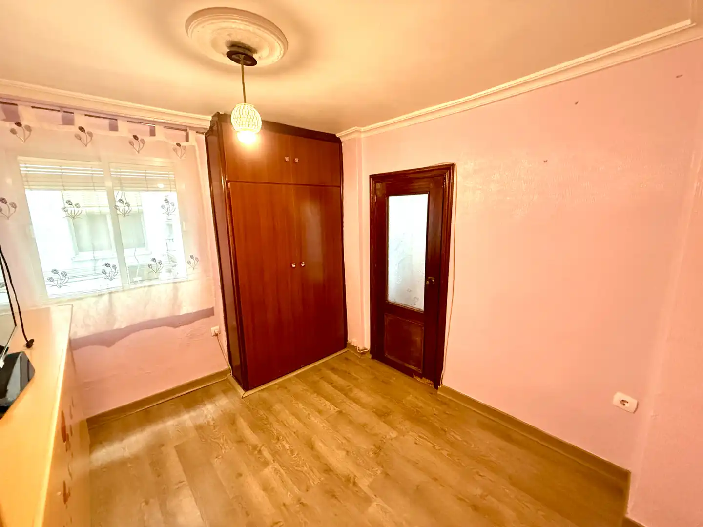 Schlafzimmer von Wohnung zum Verkauf in San Juan de Aznalfarache mit Klimaanlage und Ofen