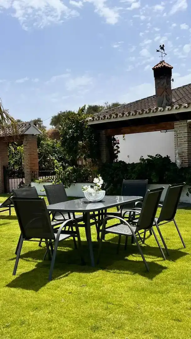 Terrasse von Country house zur Miete in Alozaina mit Klimaanlage, Privatgarten und Abstellraum