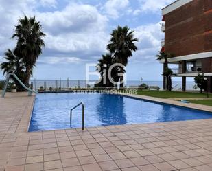 Piscina de Pis en venda en Sant Andreu de Llavaneres amb Aire condicionat, Jardí privat i Terrassa