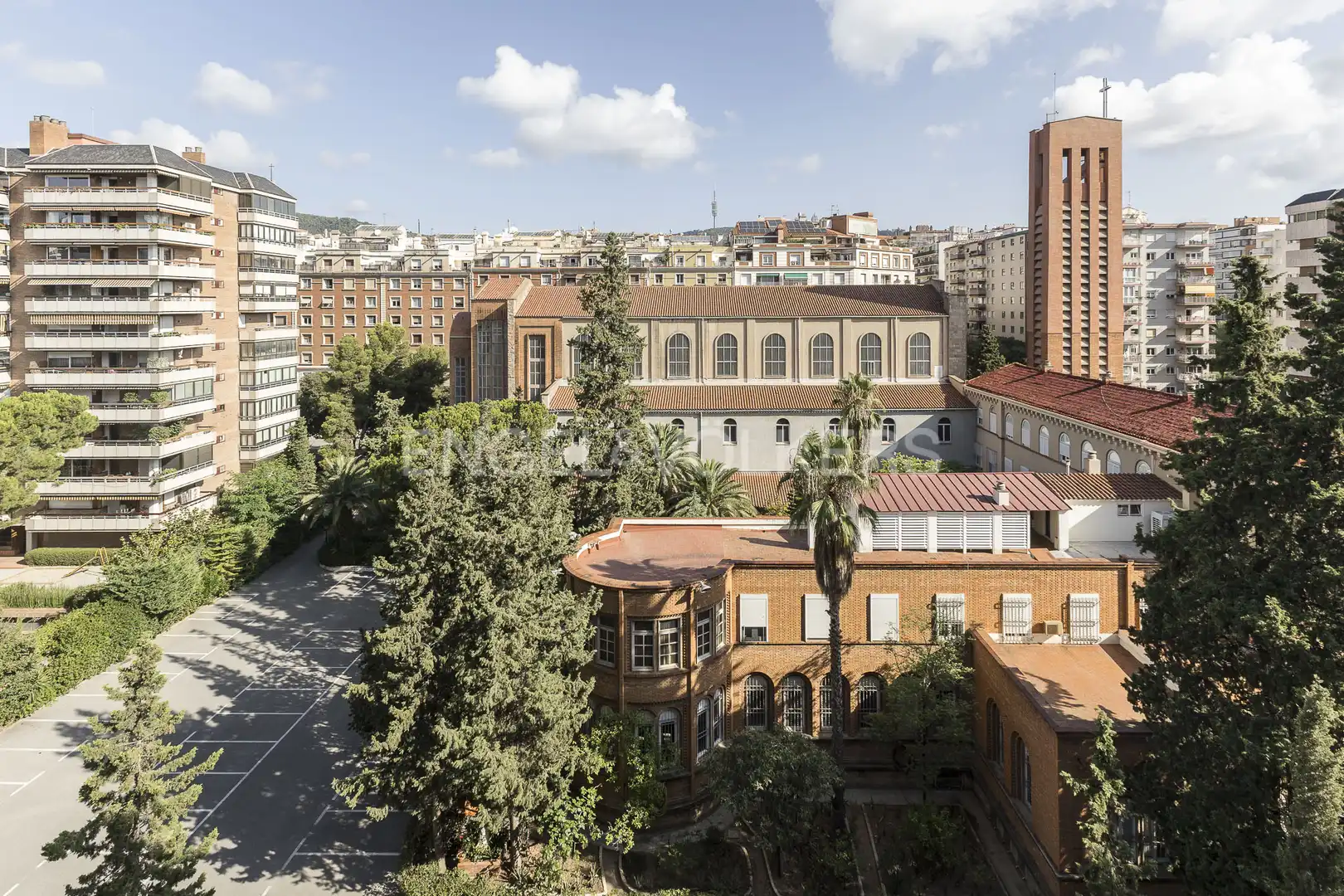 Exterior view of Flat for sale in Barcelona  with Air Conditioner, Heating and Private garden