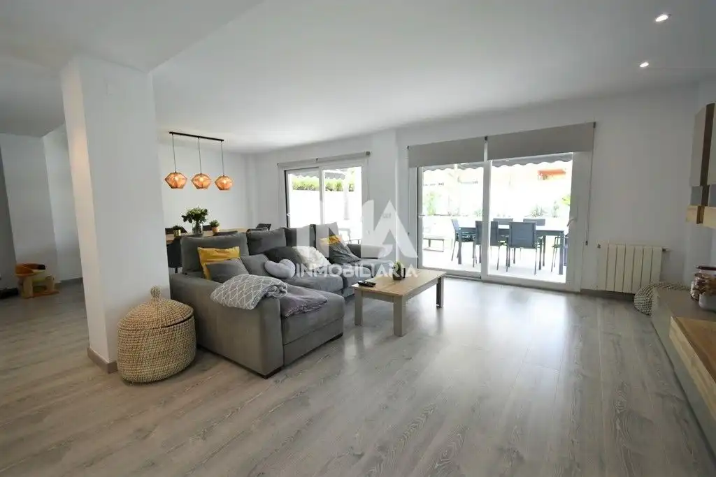 Sala d'estar de Casa o xalet de lloguer en L'Eliana amb Aire condicionat, Calefacció i Jardí privat