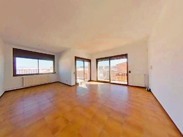 Piso con balcón en venta en de Palau d'Ametlla 2