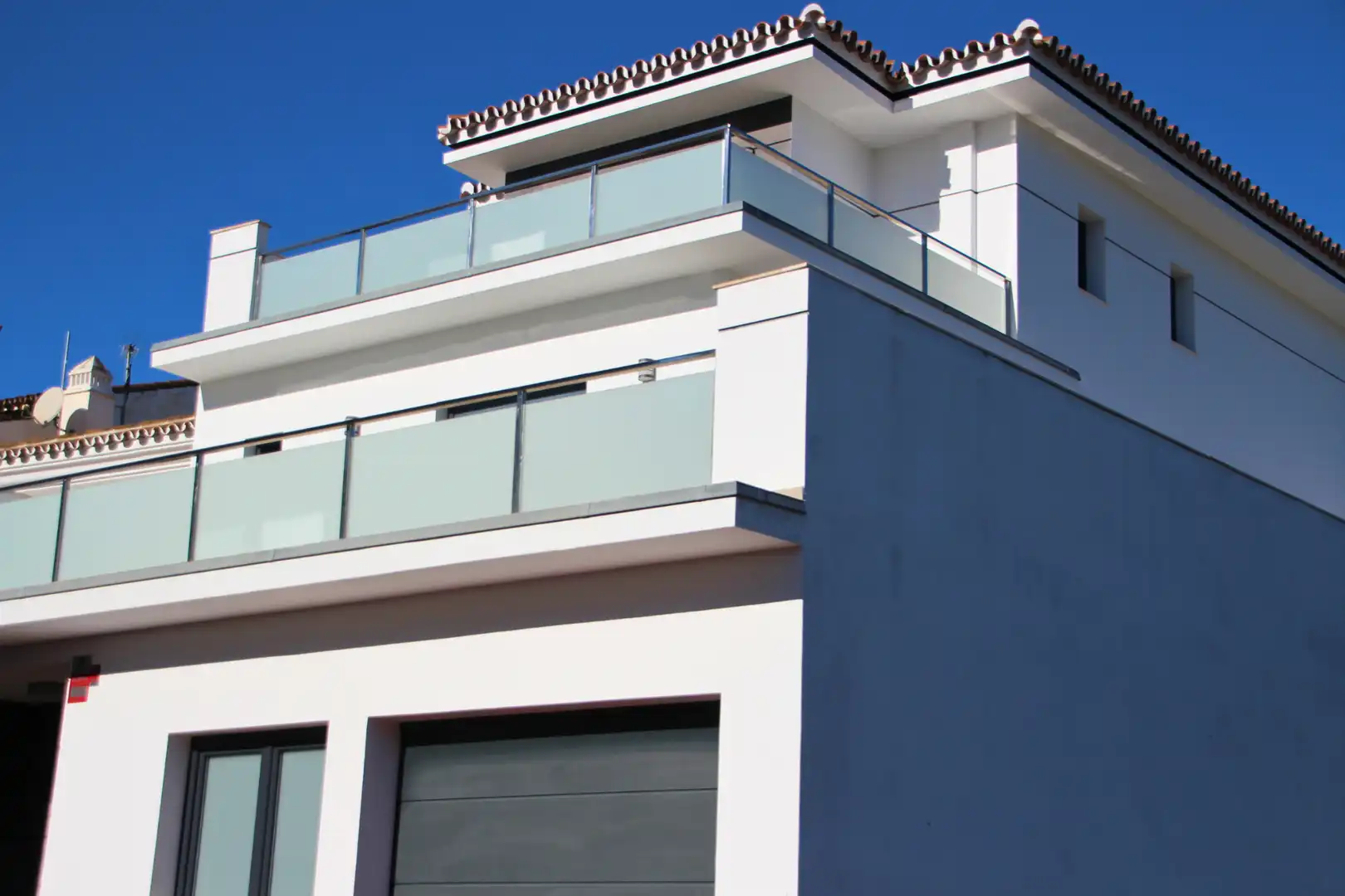 Vista exterior de Casa o xalet en venda en Pizarra amb Aire condicionat, Calefacció i Jardí privat