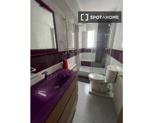 Bathroom of Flat to rent in  Madrid Capital  with Air Conditioner, Heating and Furnished