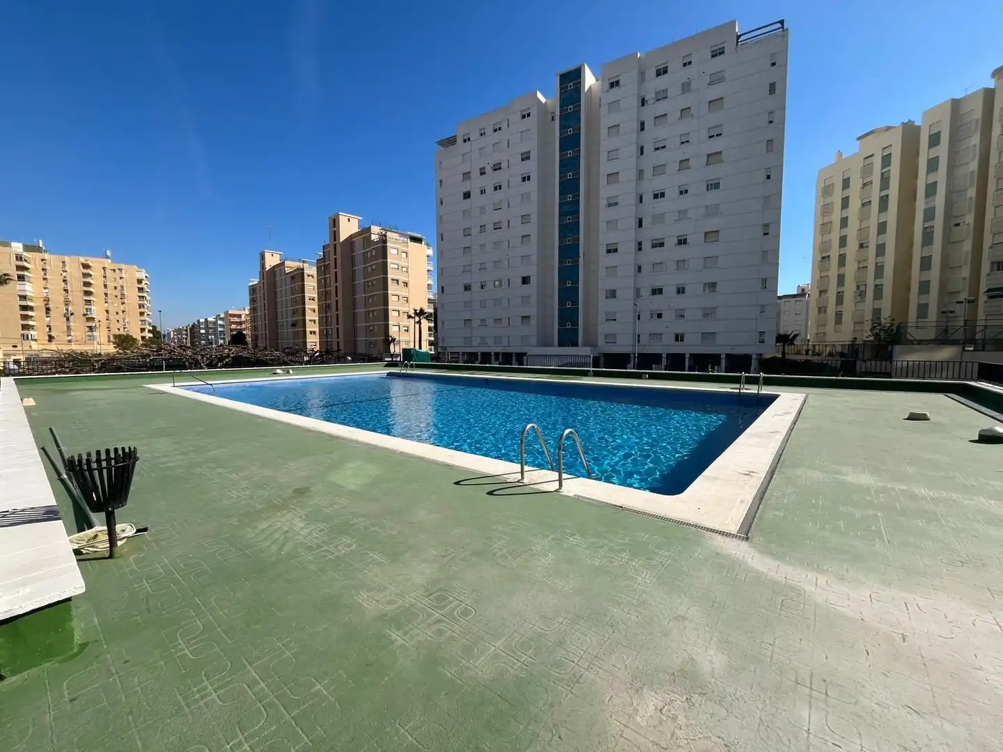 Piscina de Casa o chalet en venta en La Pobla de Farnals con Terraza, Amueblado y Piscina comunitaria