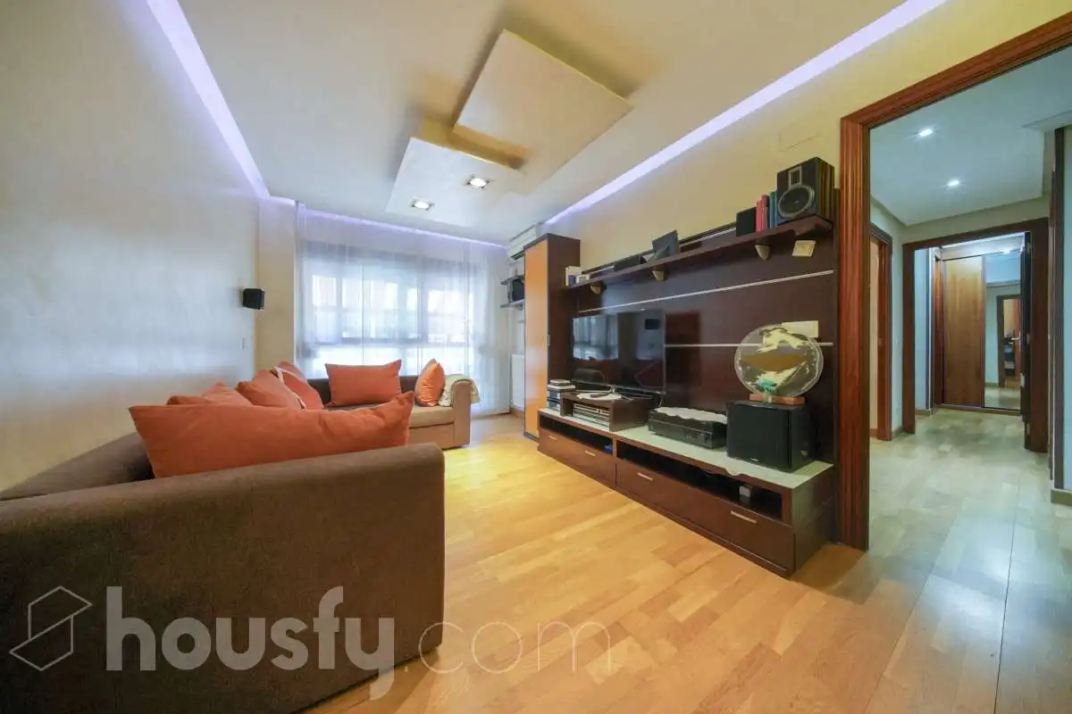 Flat with balcony for sale in Calle de Albalá ., imagen 3