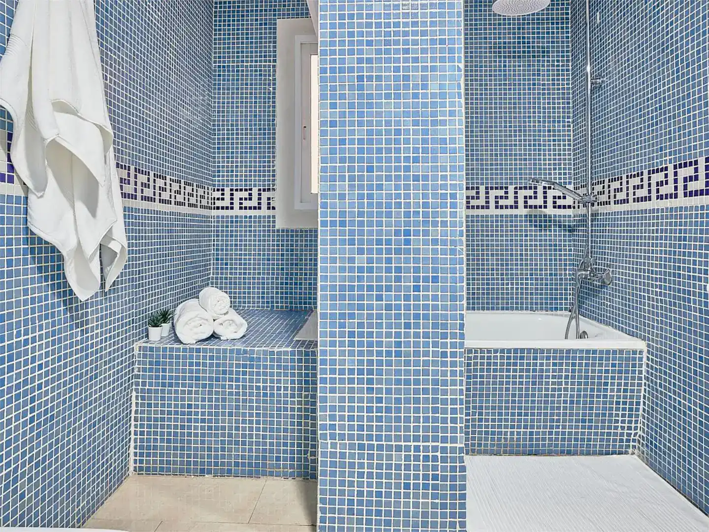 Bathroom of Flat for share in Casco Urbano