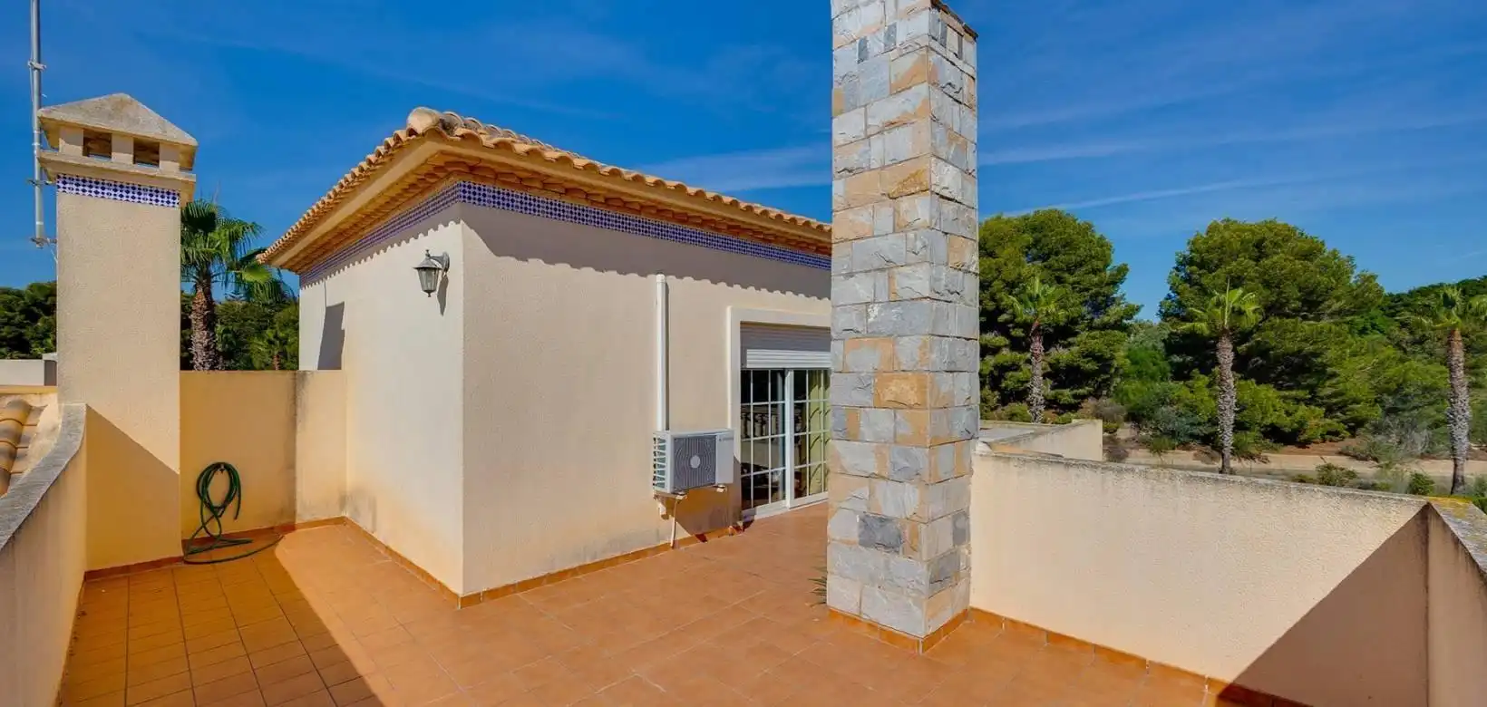 Terrassa de Casa o xalet en venda en Orihuela amb Aire condicionat, Calefacció i Jardí privat