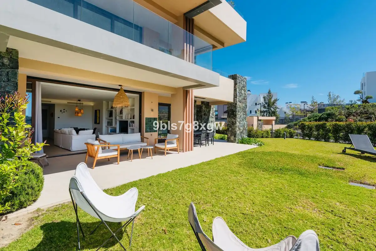 Apartment with garden for sale in El Madroñal, imagen 2