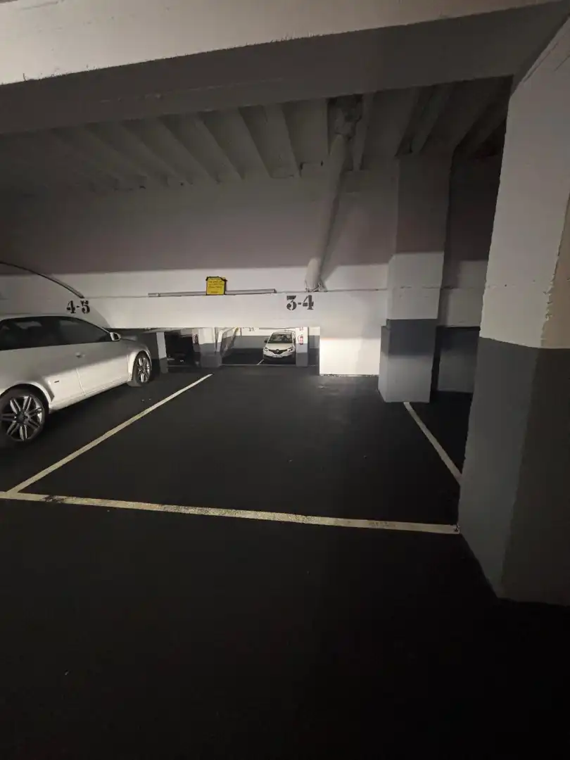 Parkplatz von Wohnung zur Miete in Oviedo  mit Heizung, Parkett und Möbliert