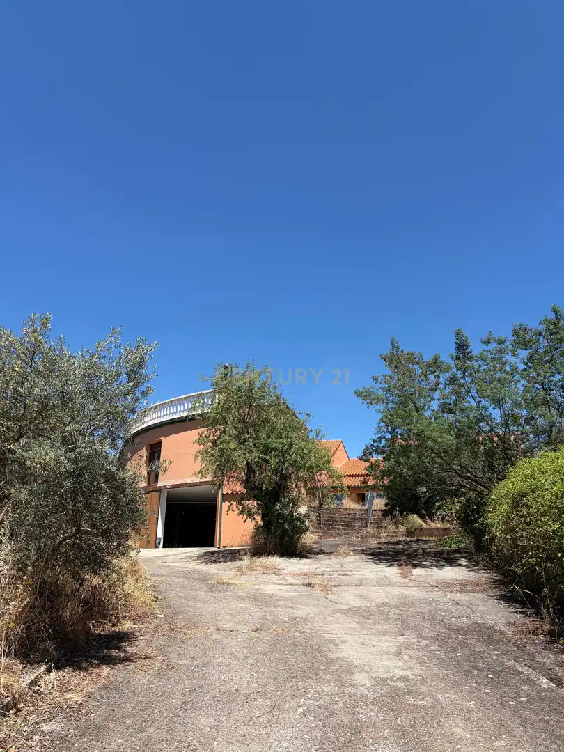 Vista exterior de Casa o xalet en venda en Trujillo amb Aire condicionat, Jardí privat i Traster