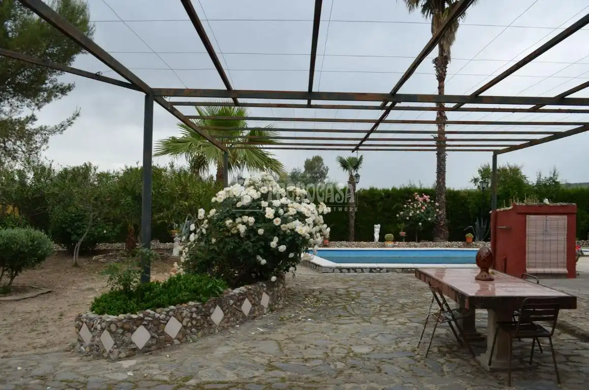 Piscina de Finca rústica en venta en Marmolejo con Piscina y Amueblado