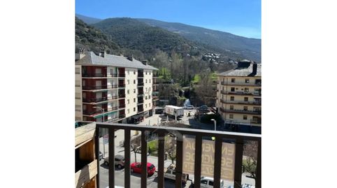 Foto 3 de Apartament en venda a Calle Major, Sort, Lleida