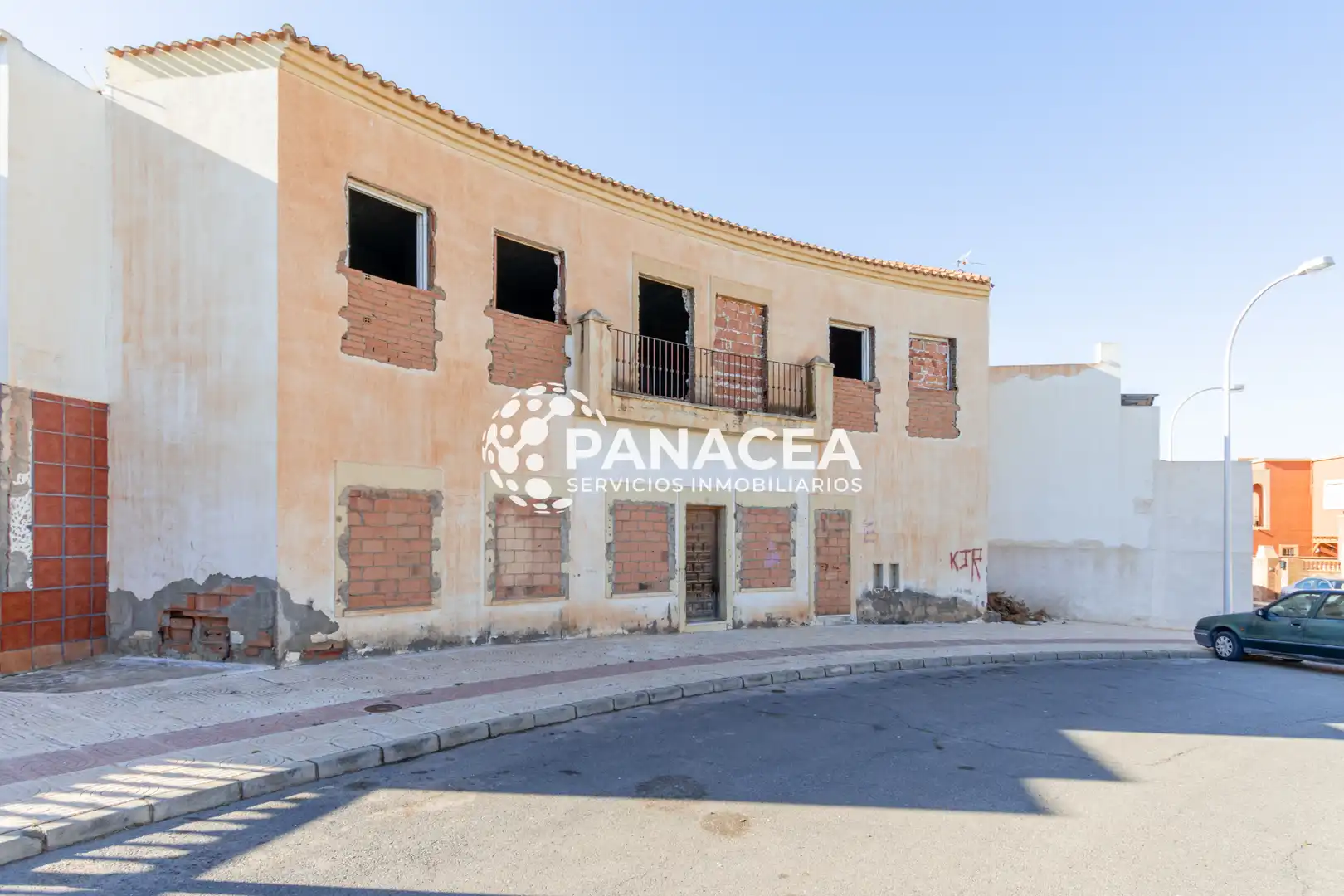Exterior view of Houses for sale in Roquetas de Mar