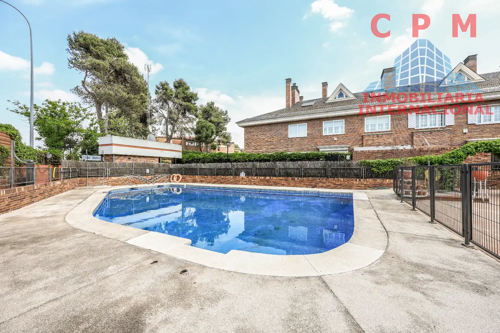 Swimming pool of Houses for rent in Madrid  with Air Conditioner, Heating and Private garden