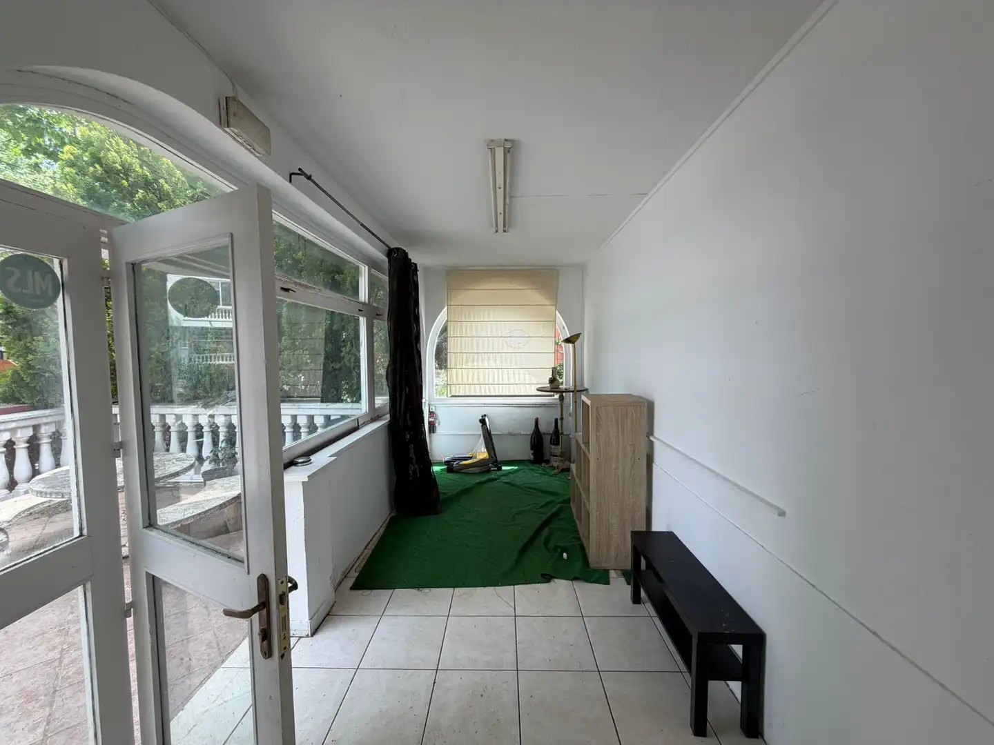 Geschaftsraum zur Miete in Empuriabrava mit Klimaanlage und Terrasse