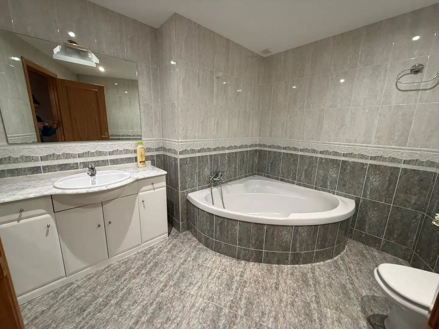 Badezimmer von Wohnung zum Verkauf in Alcolea de Cinca mit Klimaanlage, Heizung und Terrasse