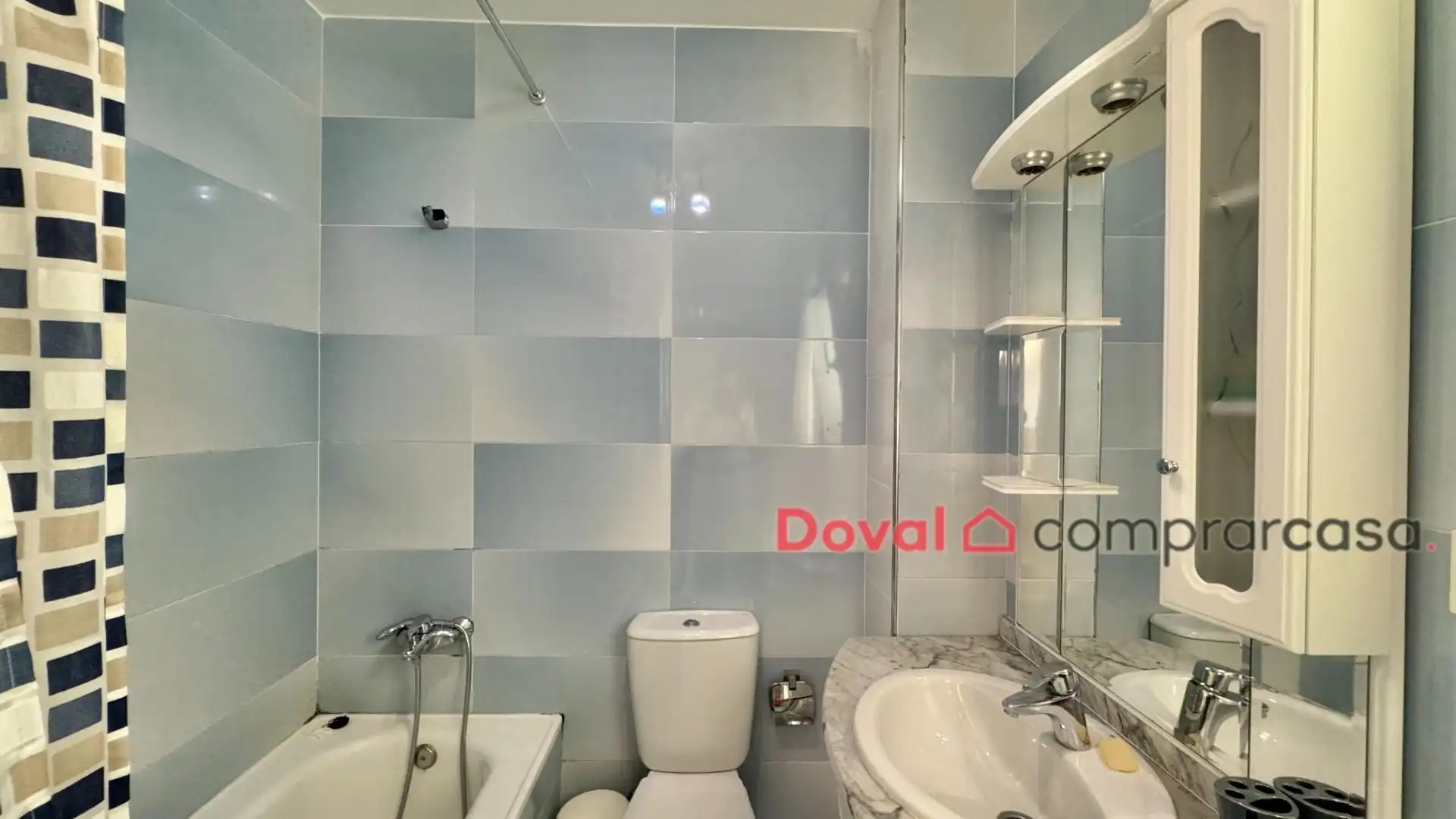 Bathroom of Flat for sale in Vigo   with Heating, Private garden and Terrace
